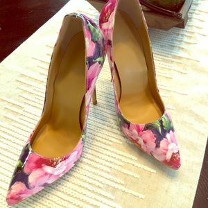 Floral Pumps